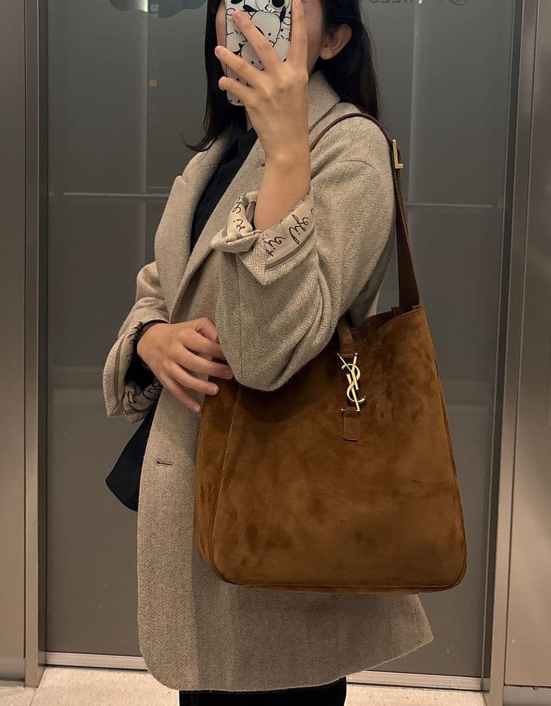 Saint Laurent LE 5 À 7 Large Suede Bag