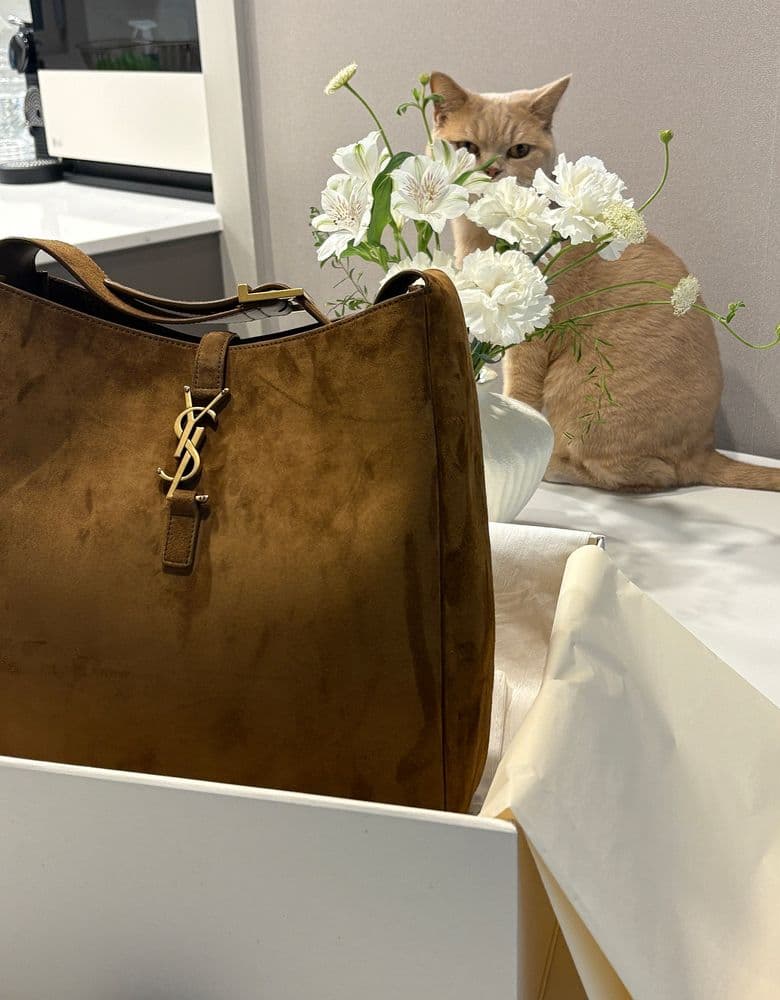 Saint Laurent LE 5 À 7 Large Suede Bag