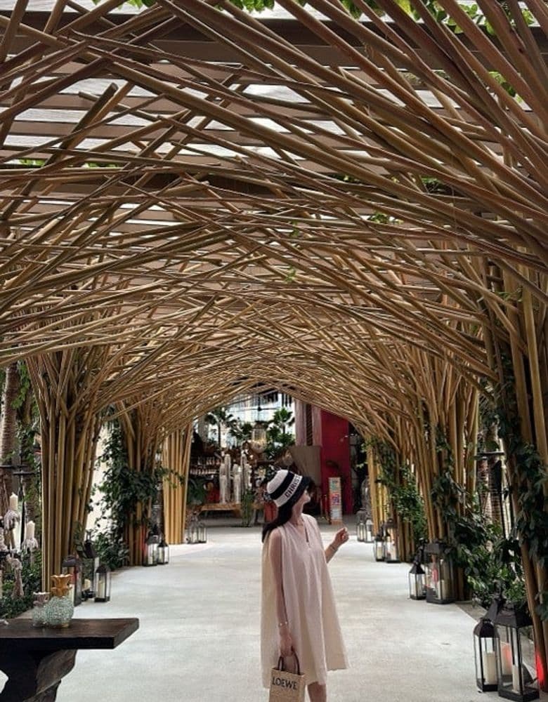 Loewe Standard Raffia Tote Bag