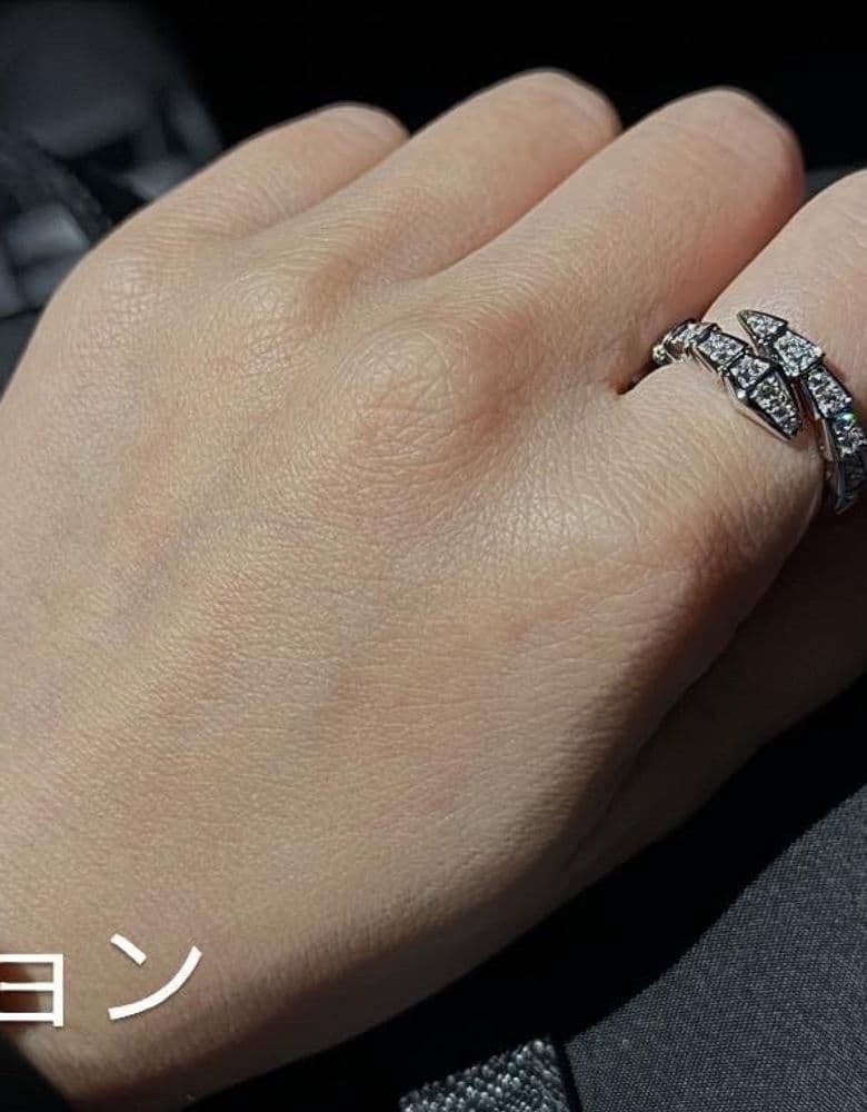 Bulgari Serpenti Seduttori ring in white gold