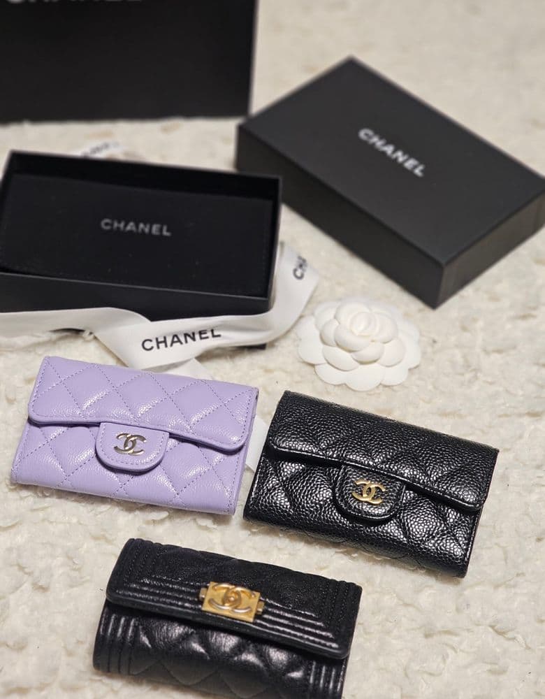 샤넬 클래식 캐비어 카드지갑 연보라