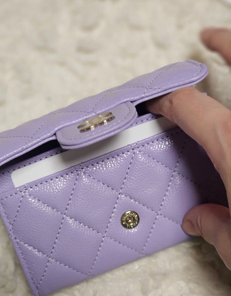 샤넬 클래식 캐비어 카드지갑 연보라