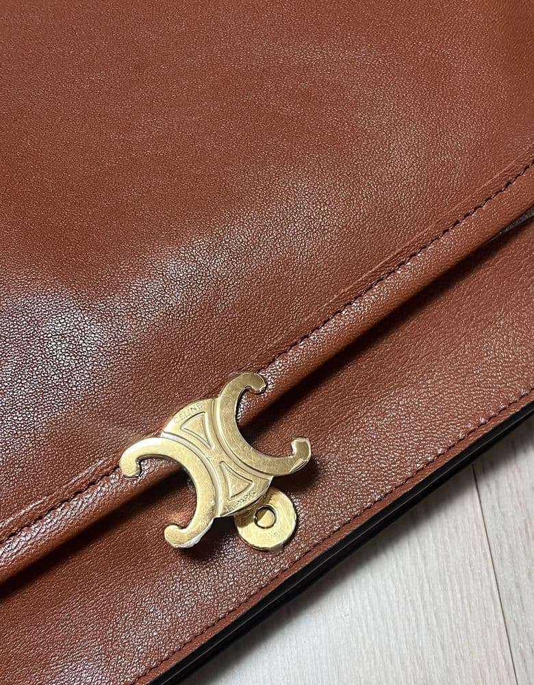 셀린느 소프트 트리옹프 서플 샤이니 램스킨