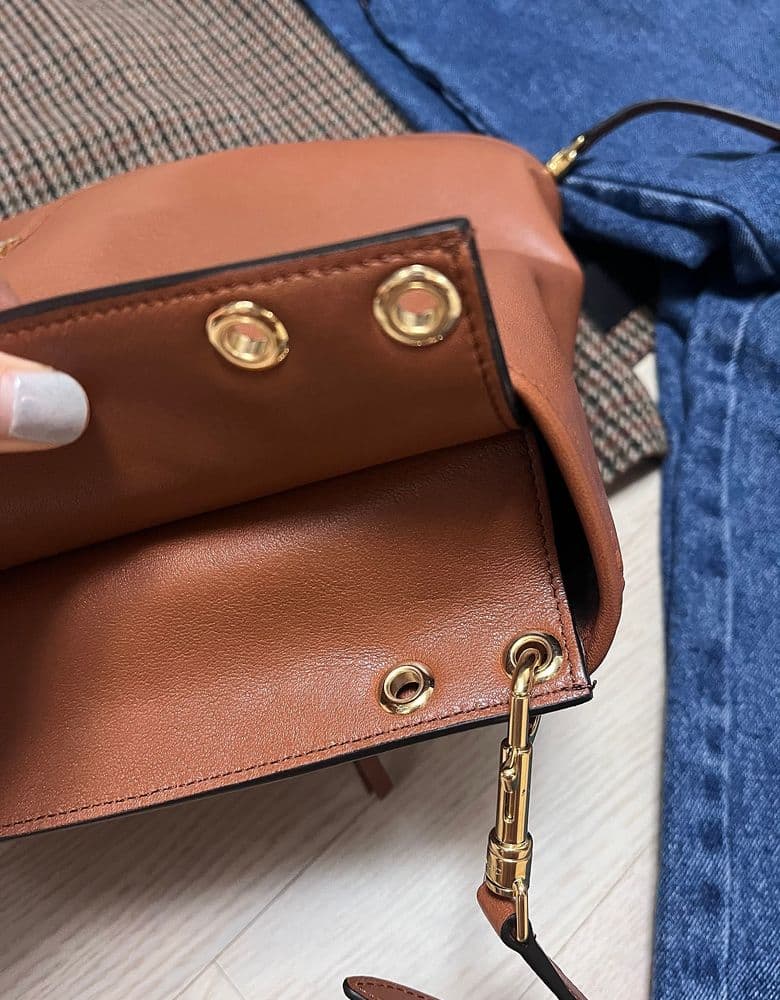 셀린느 소프트 트리옹프 서플 샤이니 램스킨