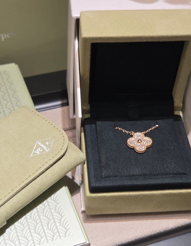 반클리프 빈다 옐로우골드 목걸이