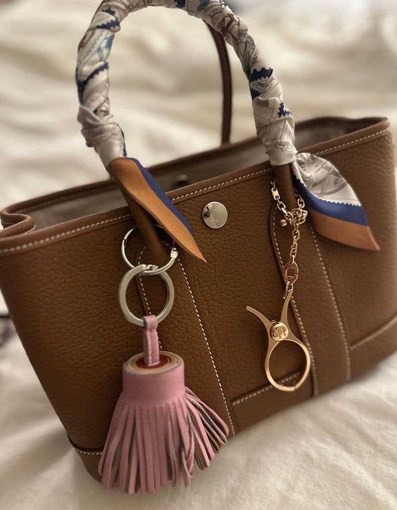 에르메스 실크, 스티커즈, 글로브홀더