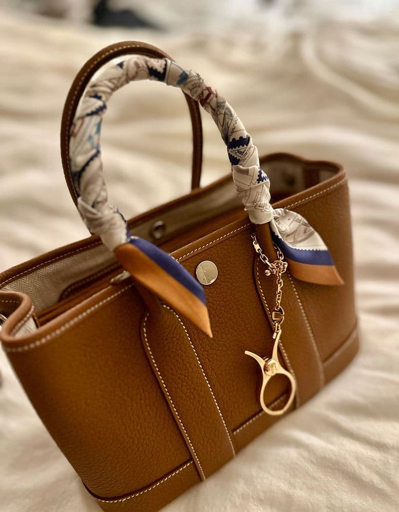 에르메스 실크, 스티커즈, 글로브홀더