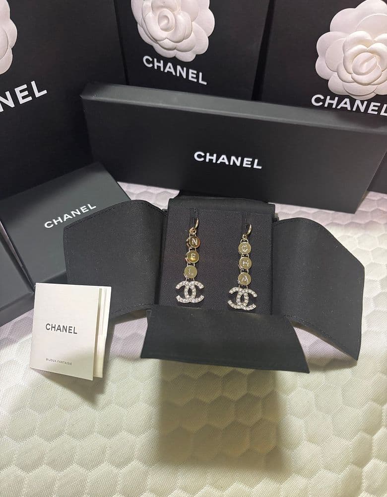 샤넬 마크다운 귀걸이
