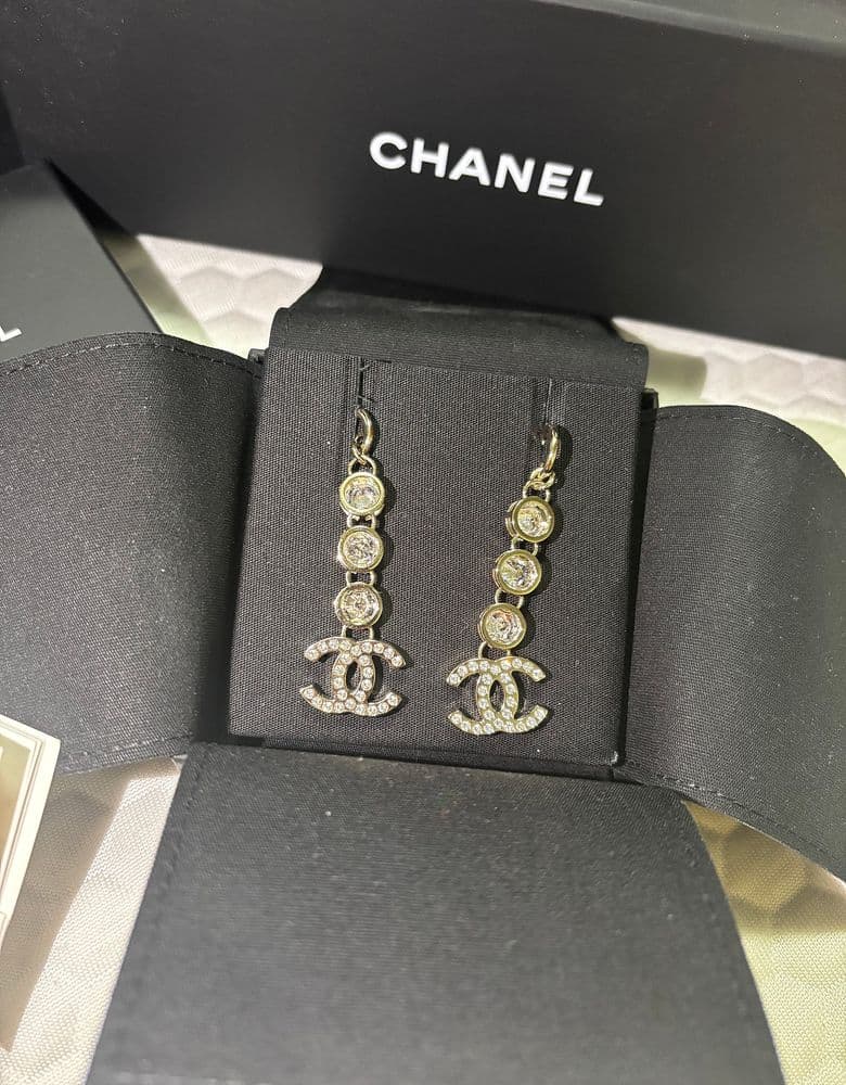 샤넬 마크다운 귀걸이