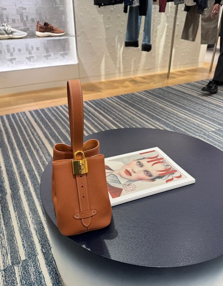 루이비통 로우키bb