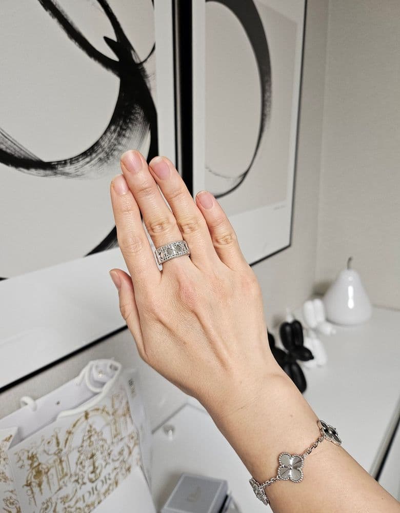 디올 마이디올 화이트 골드 링 (인상 전 구매)