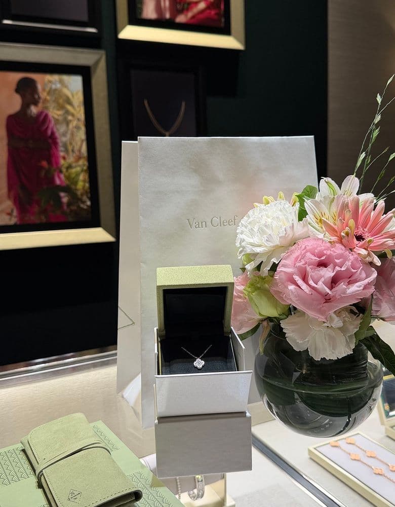 반클리프 스위트 알함브라 펜던트