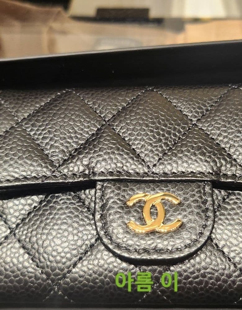 샤넬 클래식 똑딱이
