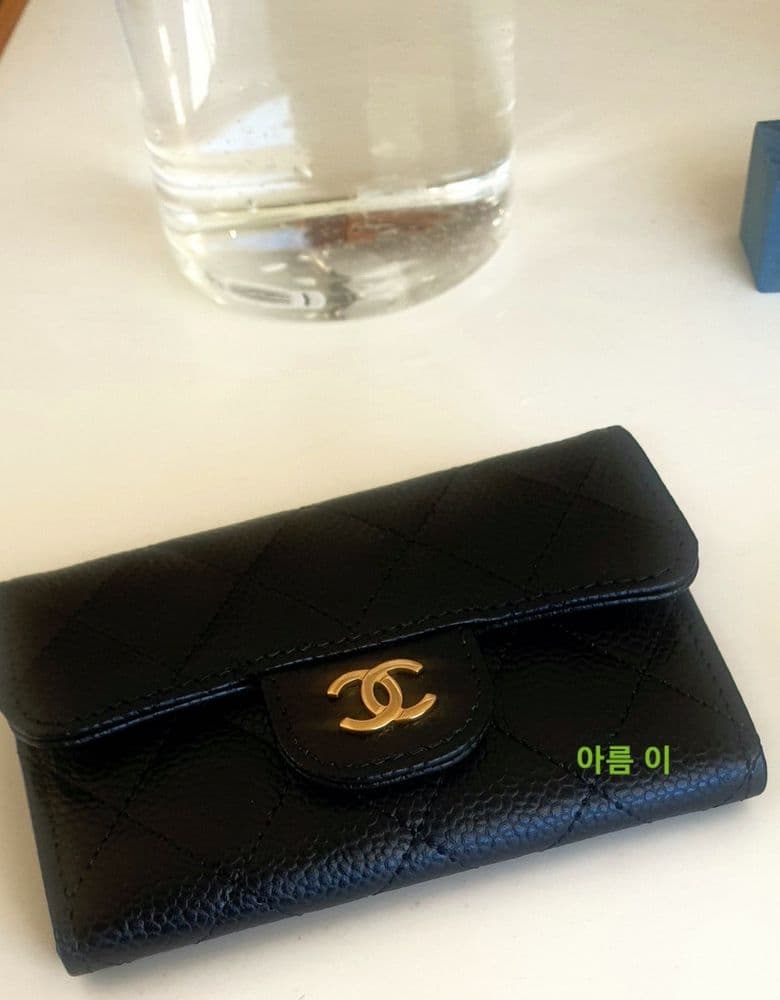 샤넬 클래식 똑딱이