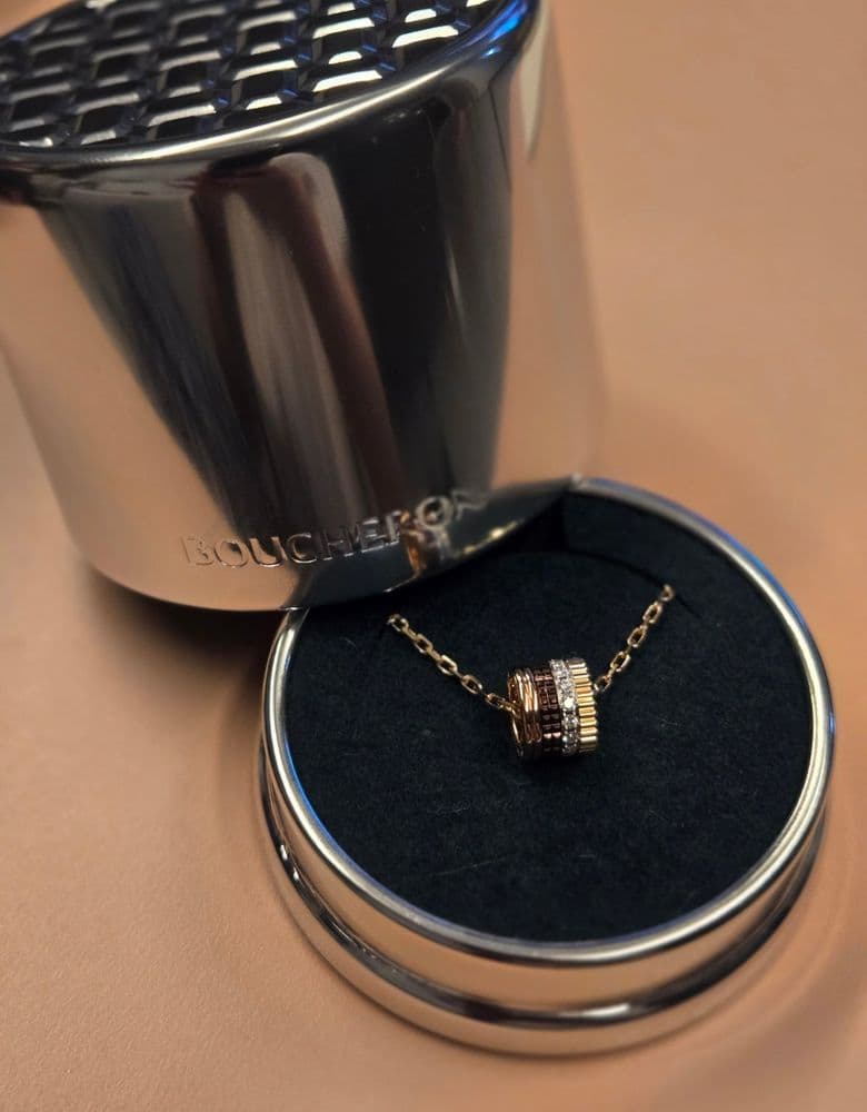 부쉐론 콰트로 목걸이 옐로우 골드