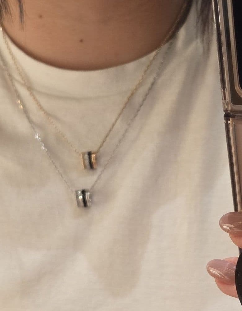 부쉐론 콰트로 목걸이 옐로우 골드