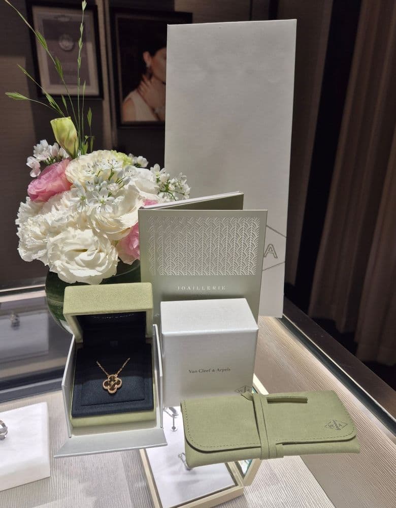 반클리프 기요세 목걸이