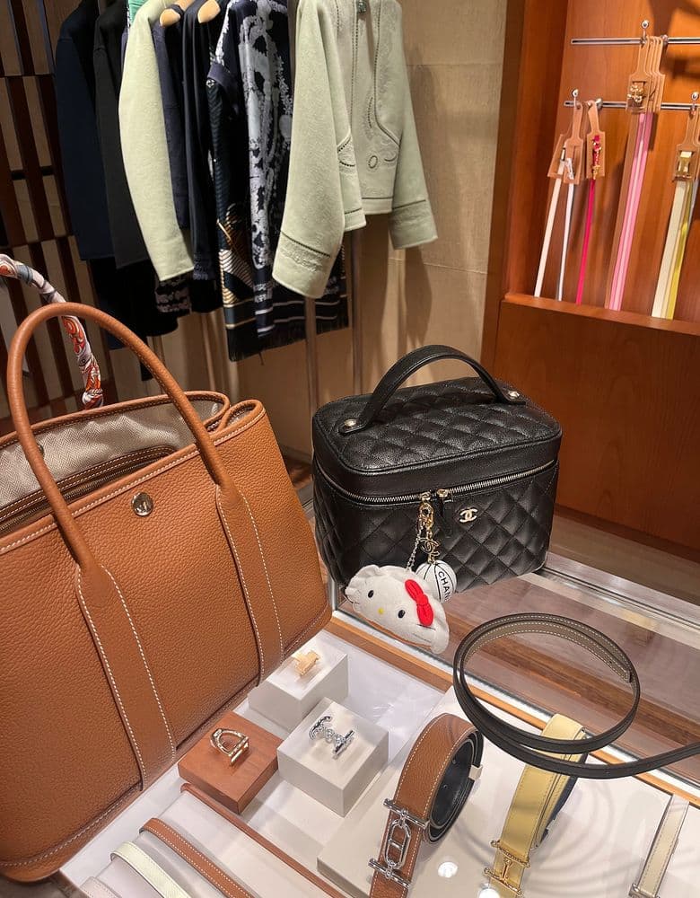 샤넬 베니티 파우치 리뷰