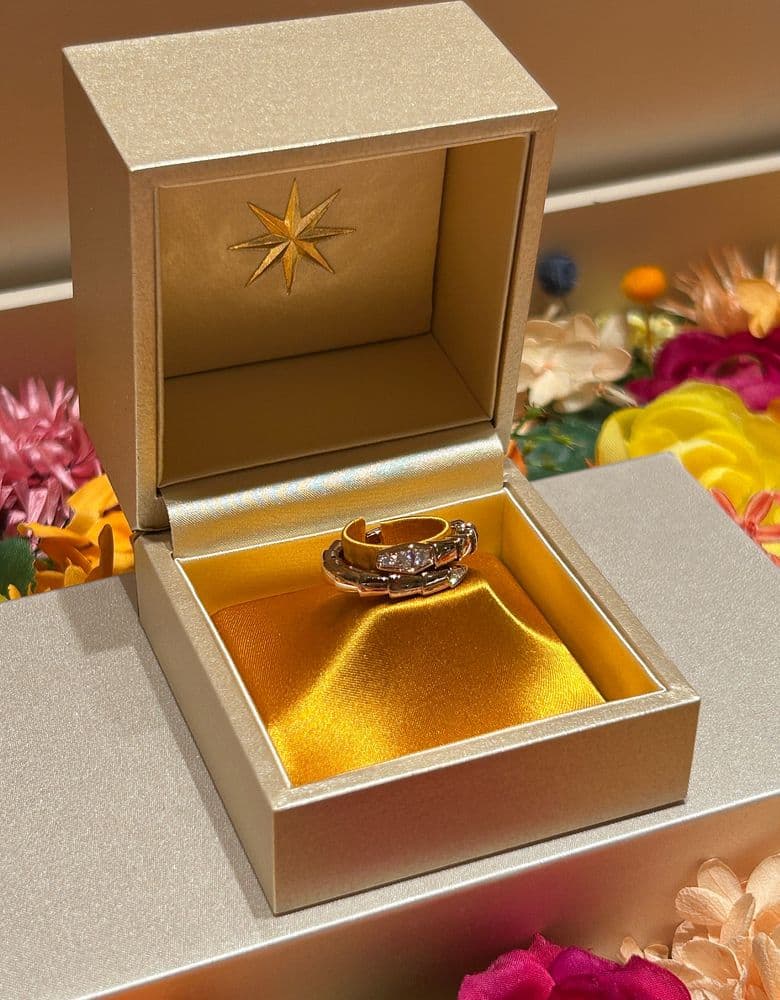 불가리 세르펜티 데미 파베 로즈 골드 링