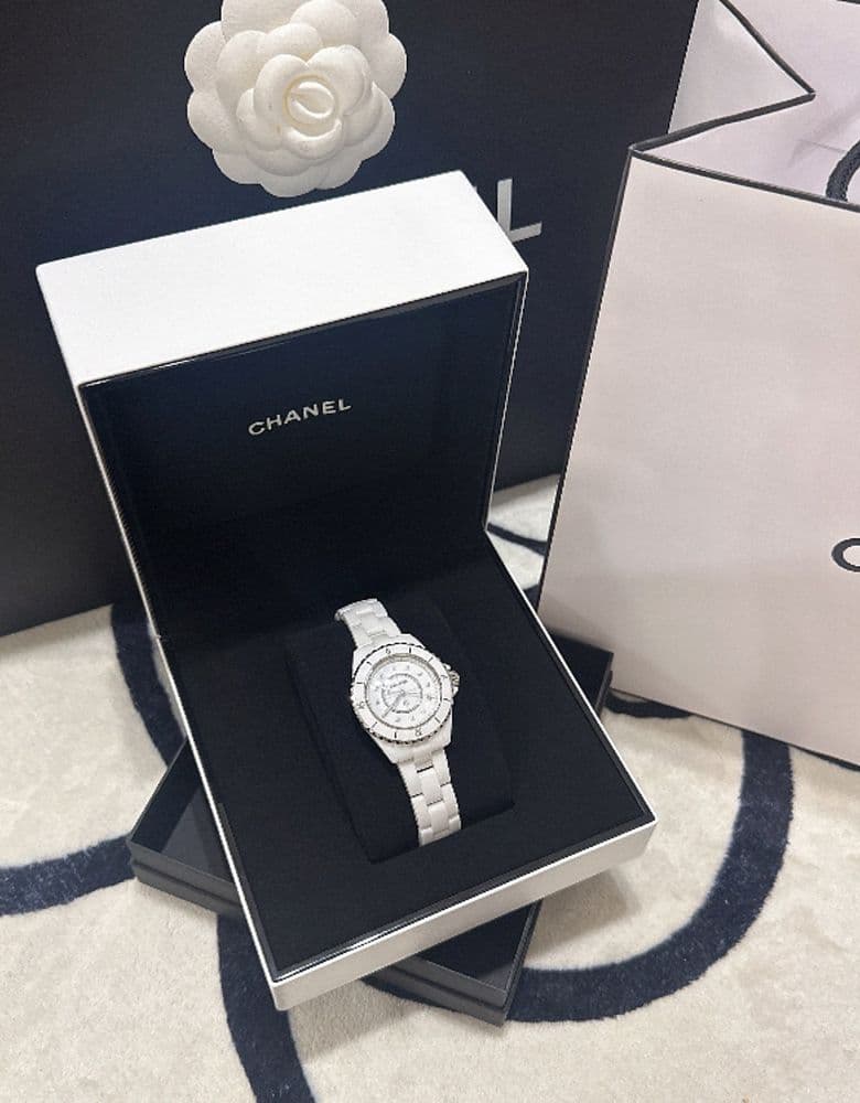 샤넬 J12 화이트