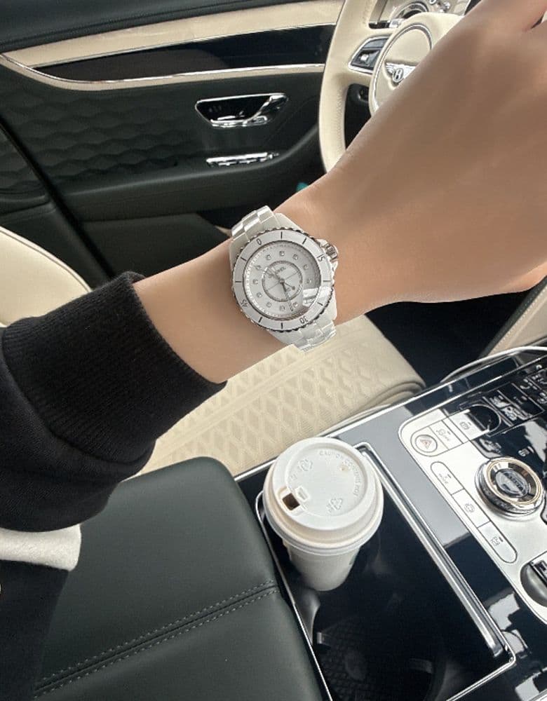 샤넬 J12 화이트