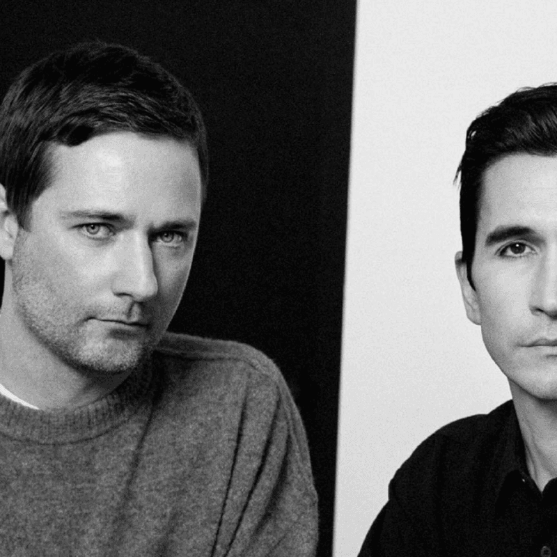 로에베의 새로운 크리에이티브 디렉터 잭 맥콜로 & 라자로 에르난데스