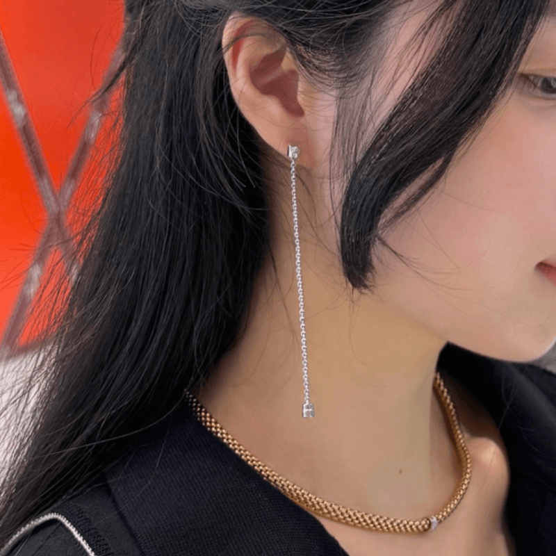 Elevate your OOTD π with FOPE jewelry for a touch of luxury in your everyday look.