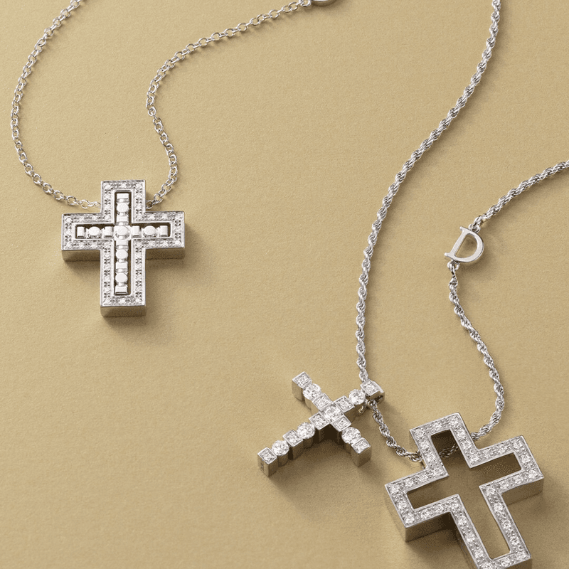 Damiani unveils its new Belle Époque necklace.